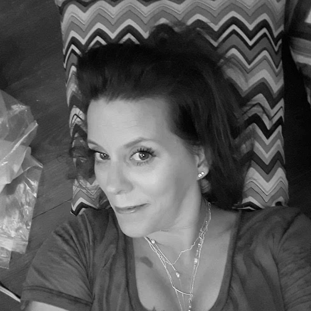 Meet your Posher, Lorrie